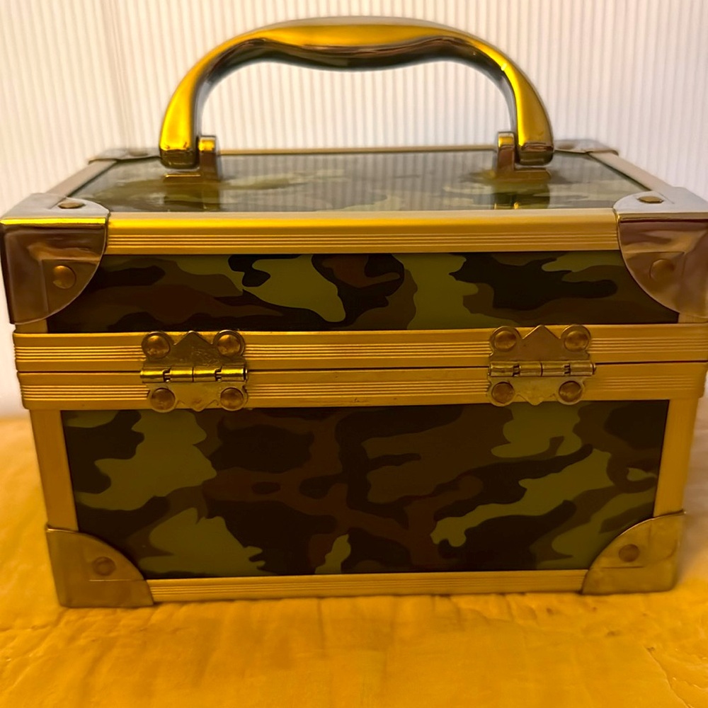 Caboodles Case Box Camo - Picture 2 of 10